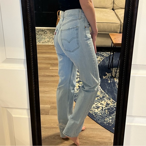 Levi Low-Pro Straight Leg Jeans- Size 24 - Picture 4 of 9